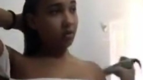 Dominicana de grandes tetas en periscope