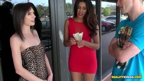 Magnificent bronze bimbo and white guy search for cashsluts