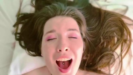 RED-HAIRED LUXURIOUS GIRL FUCKS HARD AND GIVES A DEEP BLOWJOB - CUM IN MOUTH. NEW BEST PORN MODEL. TRAVELING AROUND MEXICO