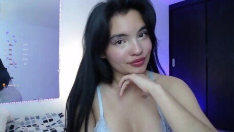 dirty talk and tease on cam Lau Velez is so horny and need some clit stimulation today. cum- JOI-POV